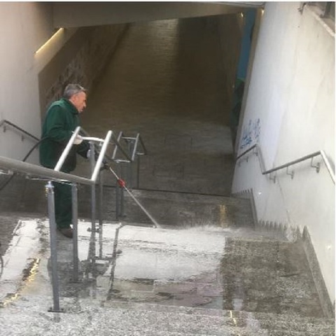 Effettuata una pulizia straordinaria nel sottopasso di collegamento fra le vie Vittorio Veneto e Caduti della Libertà
