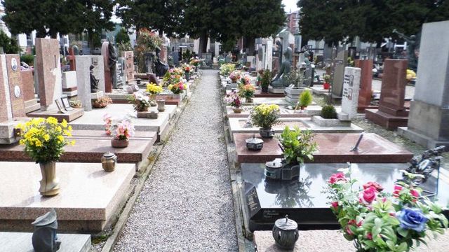 Chiusi i cimiteri di via filzi e di viale borromeo: ammessi i funerali