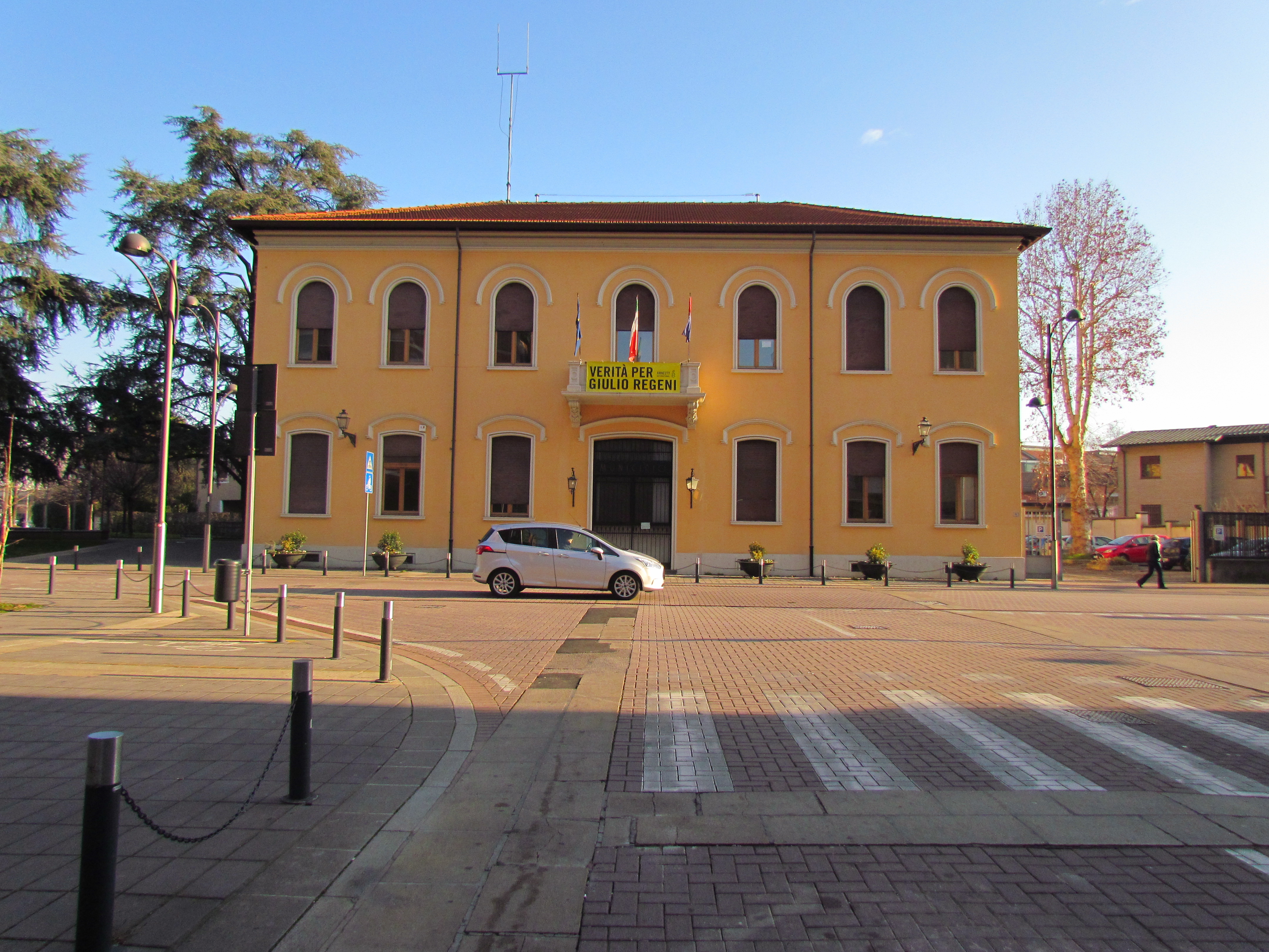 Sì all'inversione del senso di marcia sulla via Torino, ma al vaglio ipotesi alternative