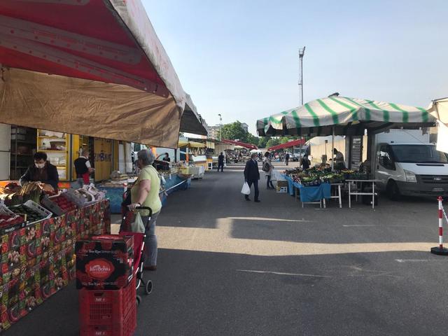 Mercato di piazza Berlinguer: miglioria con cambio posteggio